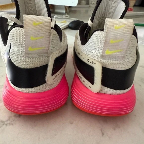 Women's Nike React Hyperset SE Volleyball Shoes White/Crimson Pink - Picture 3 of 10